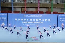 19投10中！詹姆斯狂砍30+8+8，赢得球权之争，比东契奇更稳健